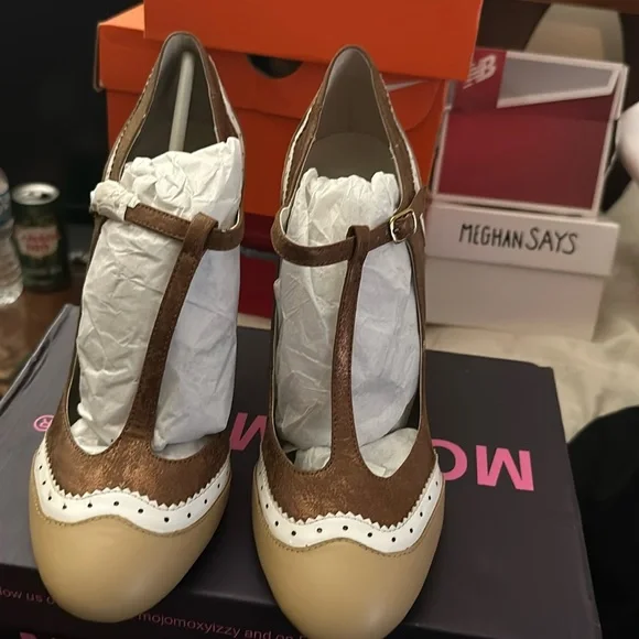 New Pair of Mojo Moxy Butterfield Shoes Leather Upper Size 11M - Picture 1 of 5